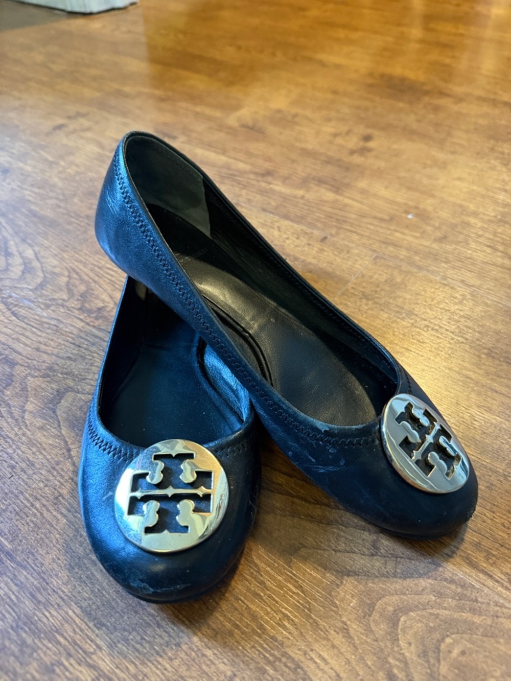 Tory Burch Black Leather Logo Round-Toe Ballet Flats